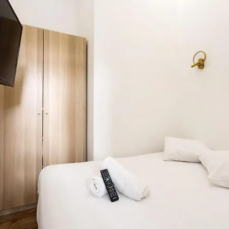 Wehost D4 - La Chic Cour 2 People Near Sea شقة *