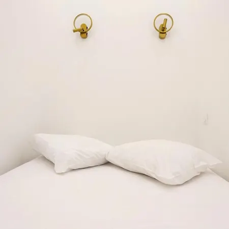 Wehost D4 - La Chic Cour 2 People Near Sea شقة نيس