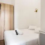 Wehost D4 - La Chic Cour 2 People Near Sea