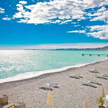 Wehost D4 - La Chic Cour 2 People Near Sea Niza