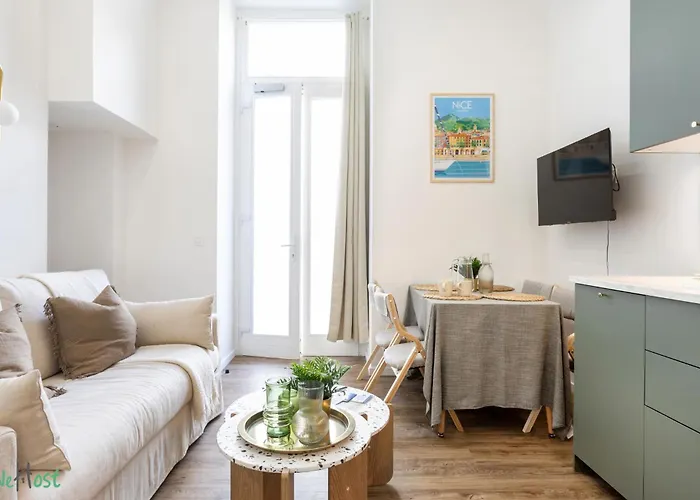 Wehost D4 - La Chic Cour 2 People Near Sea アパート *