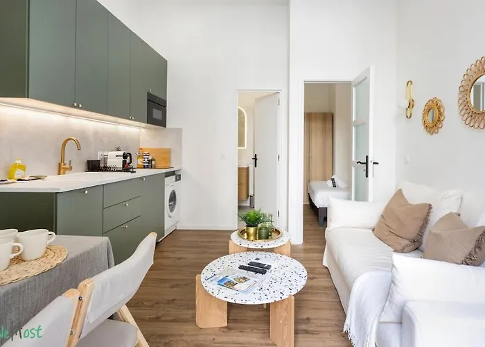 Wehost D4 - La Chic Cour 2 People Near Sea 아파트