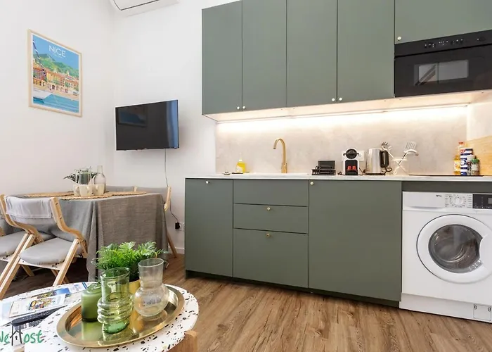 Wehost D4 - La Chic Cour 2 People Near Sea 아파트